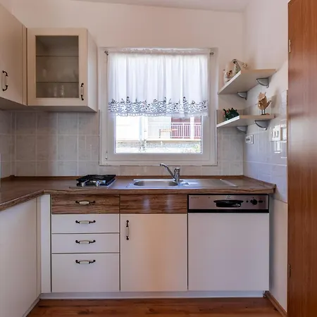 Cozy In With Kitchen * Maslenica