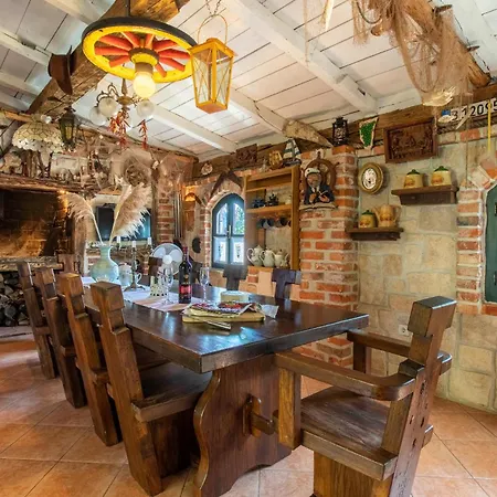 Casa de Férias Cozy In With Kitchen Maslenica